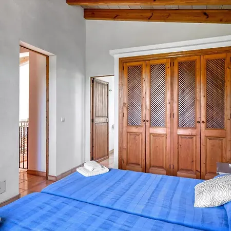 Dom wakacyjny Sehr Ruhige Ideal Fuer Familien Und Gruppen Von Freunden, 3 Schlafzimmer, 3 Baeder, 6 Personen Mit Wifi Inklusive, Port de Alcudia (Mallorca)
