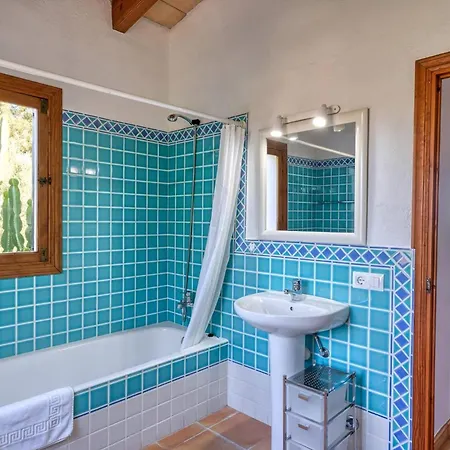 Sehr Ruhige Ideal Fuer Familien Und Gruppen Von Freunden, 3 Schlafzimmer, 3 Baeder, 6 Personen Mit Wifi Inklusive, *