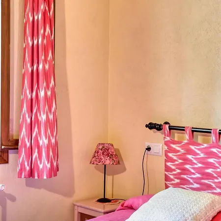 Sehr Ruhige Ideal Fuer Familien Und Gruppen Von Freunden, 3 Schlafzimmer, 3 Baeder, 6 Personen Mit Wifi Inklusive, Casa vacanze
